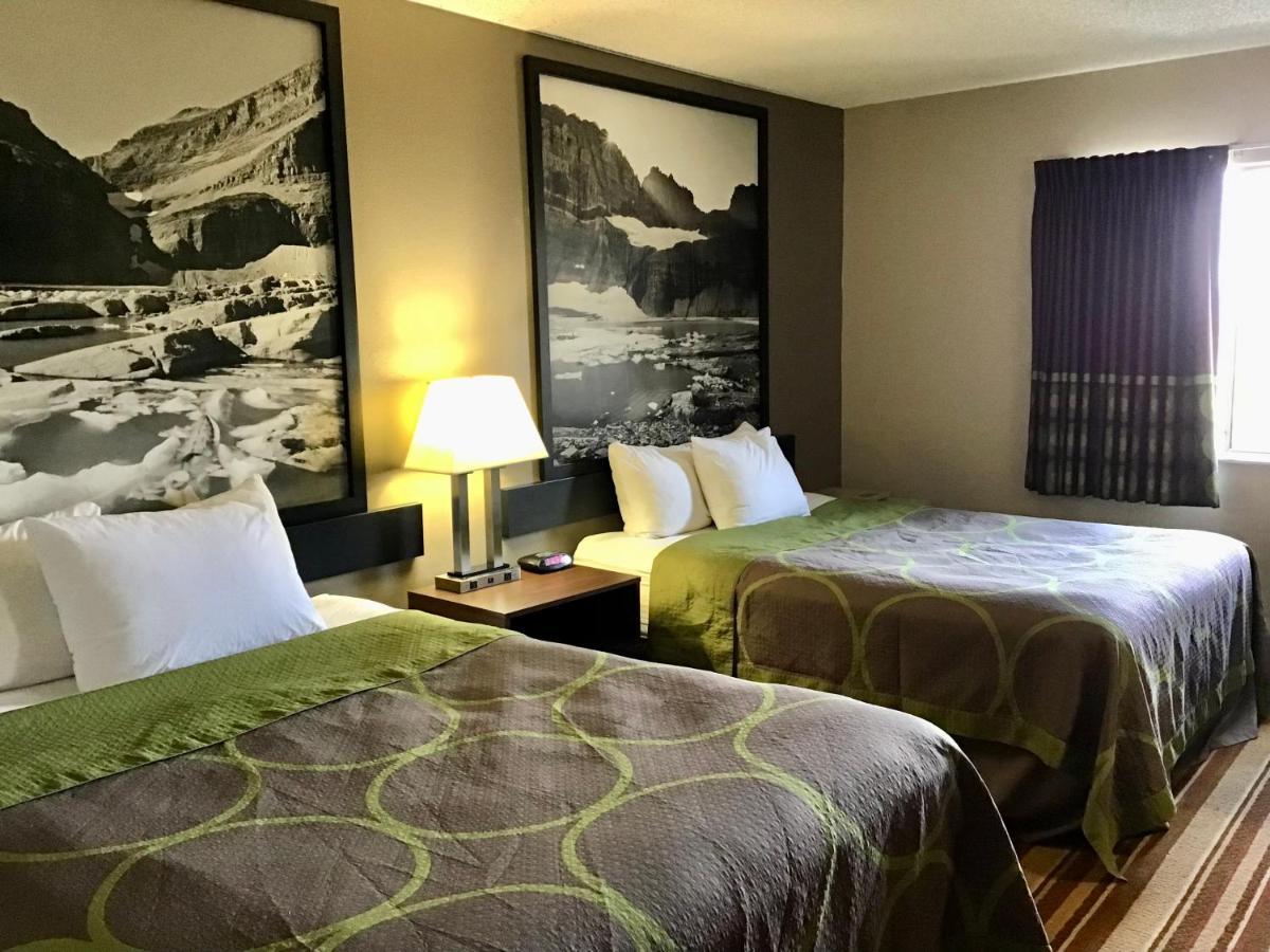 Super 8 by Wyndham Helena Motel Eksteriør billede