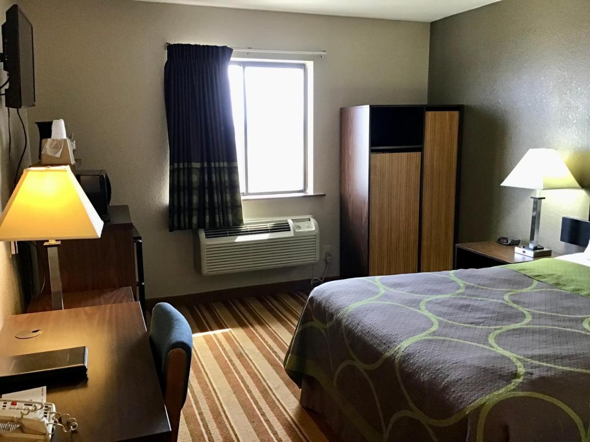 Super 8 by Wyndham Helena Motel Eksteriør billede