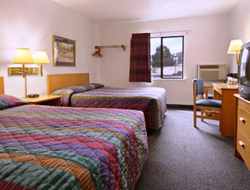 Super 8 by Wyndham Helena Motel Eksteriør billede