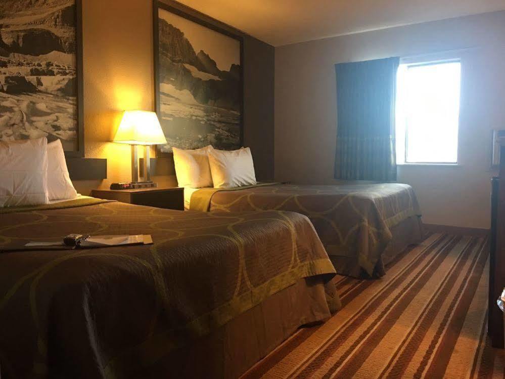 Super 8 by Wyndham Helena Motel Eksteriør billede